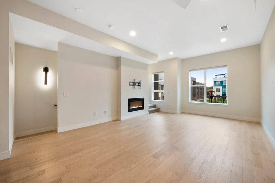 Building Photo - 3048 Wilson Ct