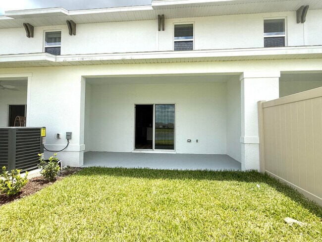 Building Photo - 12938 SW Forli Wy