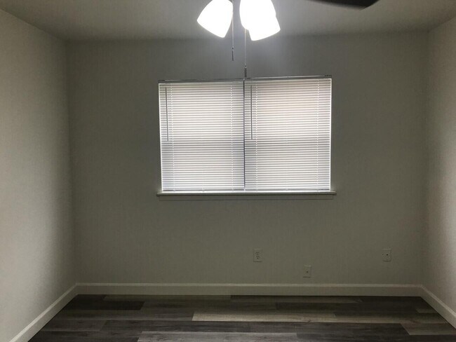 Building Photo - 7 Diego Ct