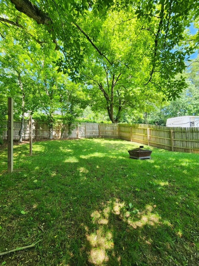 Building Photo - Fairview Bungalow