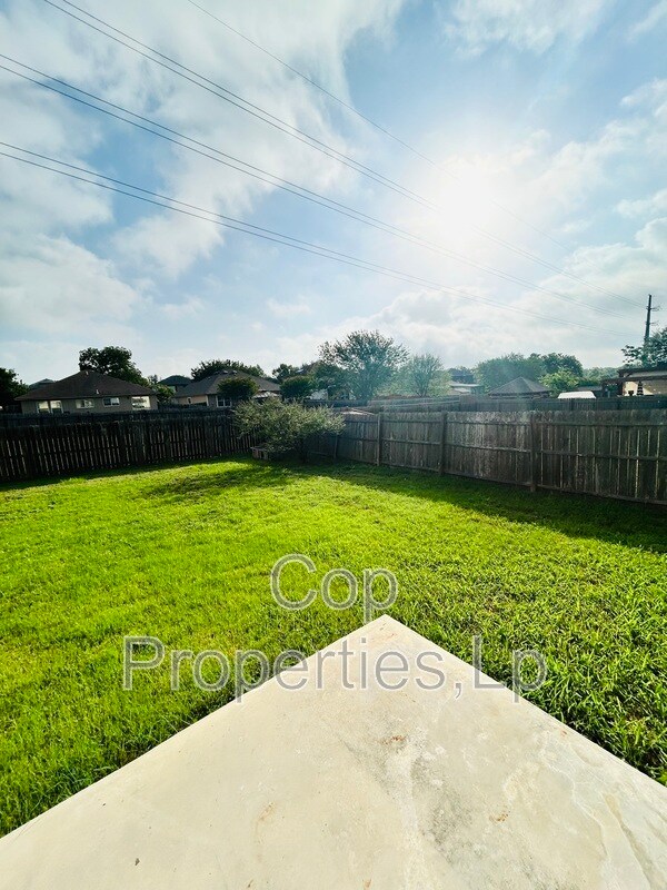 Building Photo - 1111 Stone Path