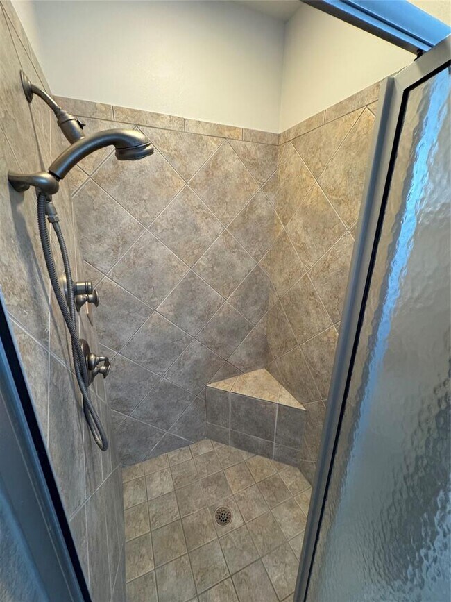 Building Photo - 13700 Madrone Mountain Way