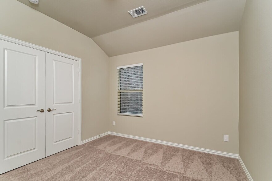 Building Photo - 2152 Gill Star Dr