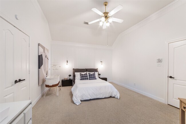 Building Photo - 1611 Lakeside Enclave Dr