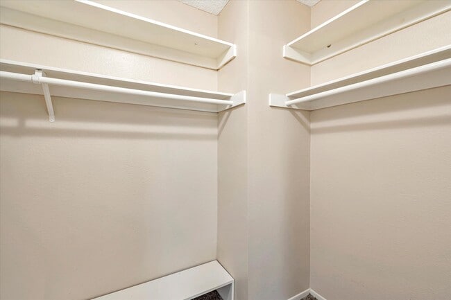 Building Photo - 253 Green Moor Pl
