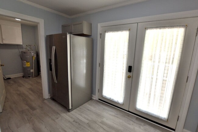 Building Photo - 1640 Bridgedale Dr