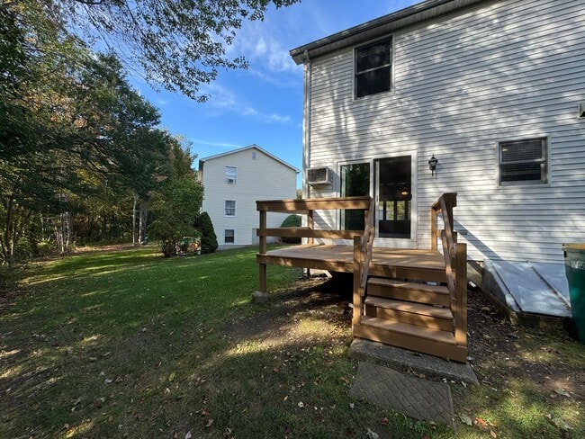 Building Photo - 20 Northwoods Cir