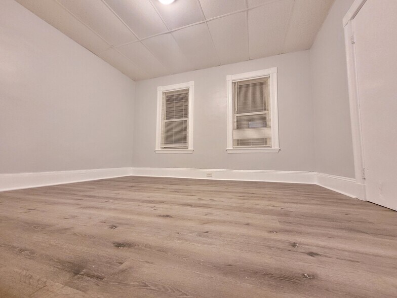 Building Photo - 72 Myrtle St