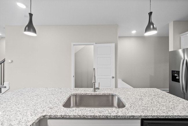 Building Photo - Two Bedroom with Garage!