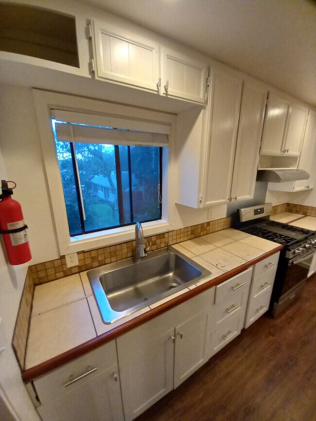 Building Photo - 3 Ala Loop