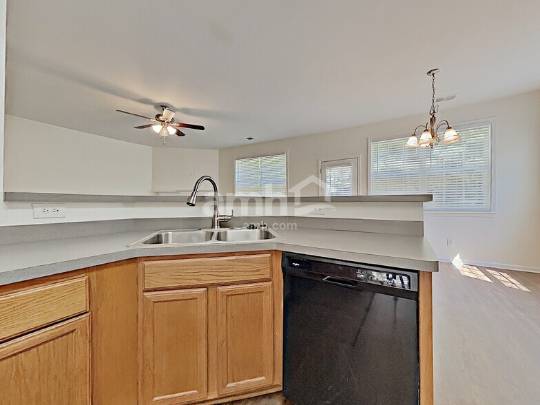 Building Photo - 836 Topaz Valley