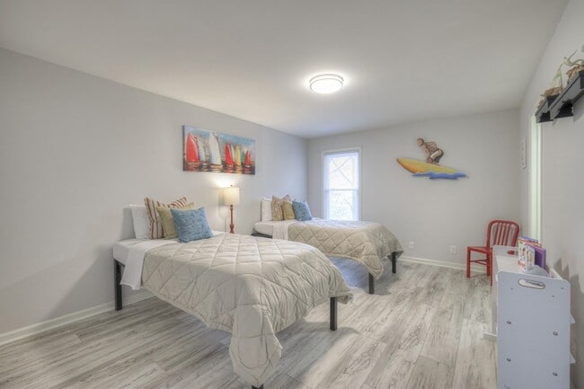 Building Photo - 204 Hogan Ln