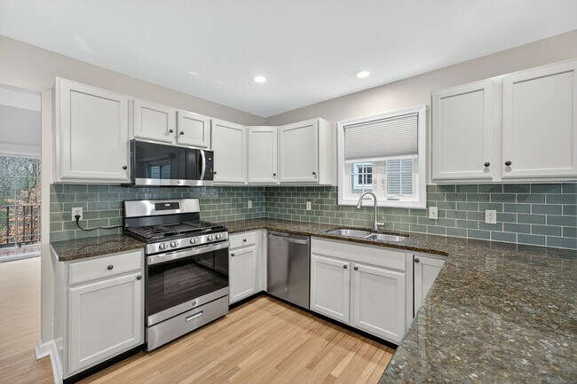 Building Photo - 43 Copley Rd