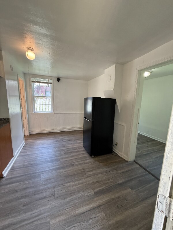 Building Photo - 597 Thomas Ave W