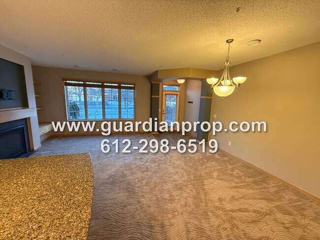 Building Photo - Townhouse in The Lakes of Blaine Area Available Now, Large Open Floor Plan, Loft Area, Front Patio