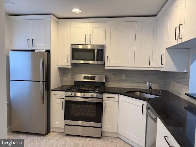 Building Photo - 11 Sycamore Ct