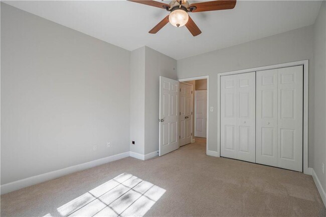 Building Photo - 2865 Lenox Rd NE
