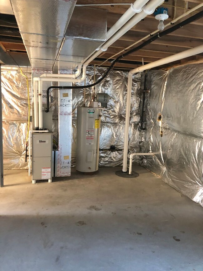 Building Photo - Coming soon - 3 bedroom, 2.5 bath condo in...