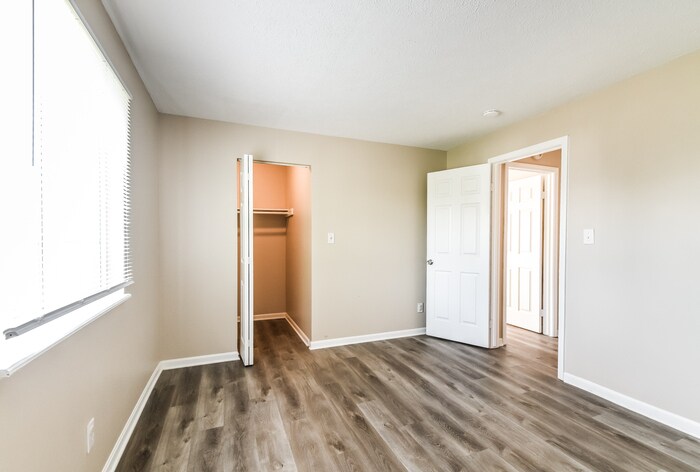 Building Photo - 6643 Manassas Dr
