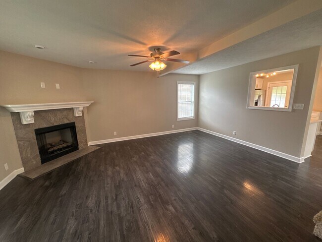 Building Photo - Beautiful 3BR Home in Crosswinds | Open Floor Plan | Garage | Convenient Clarksville Location