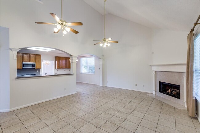 Building Photo - 4431 Green Tee Dr
