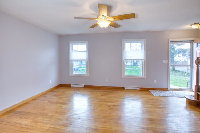 Building Photo - 12 Clancy Rd