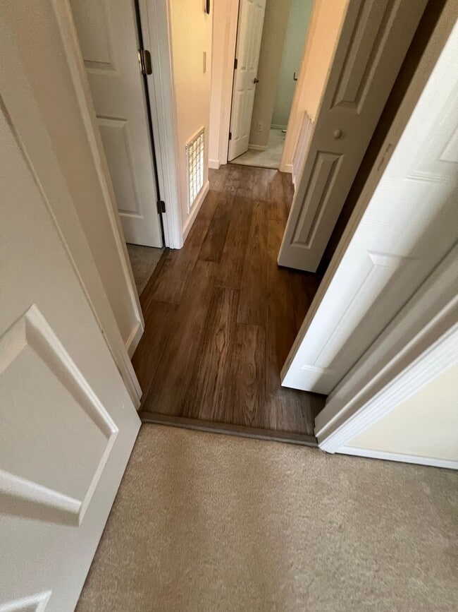 Building Photo - 1024 Jeater Bend Dr