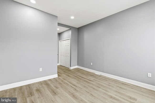Building Photo - 1651 Darley Ave
