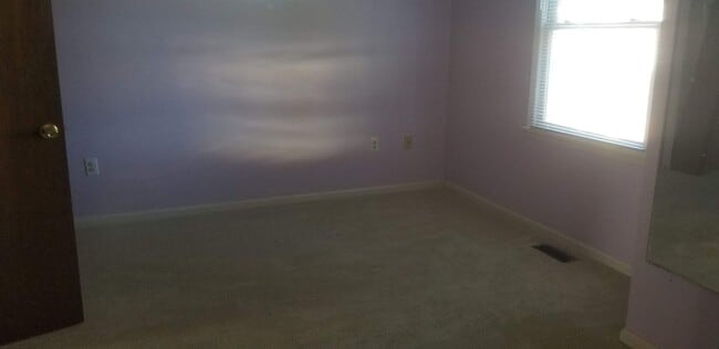 Building Photo - 2BR/1.1BA Townhouse in Newark!
