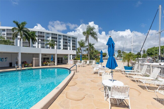 Building Photo - 2731 NE 14th Street Causeway