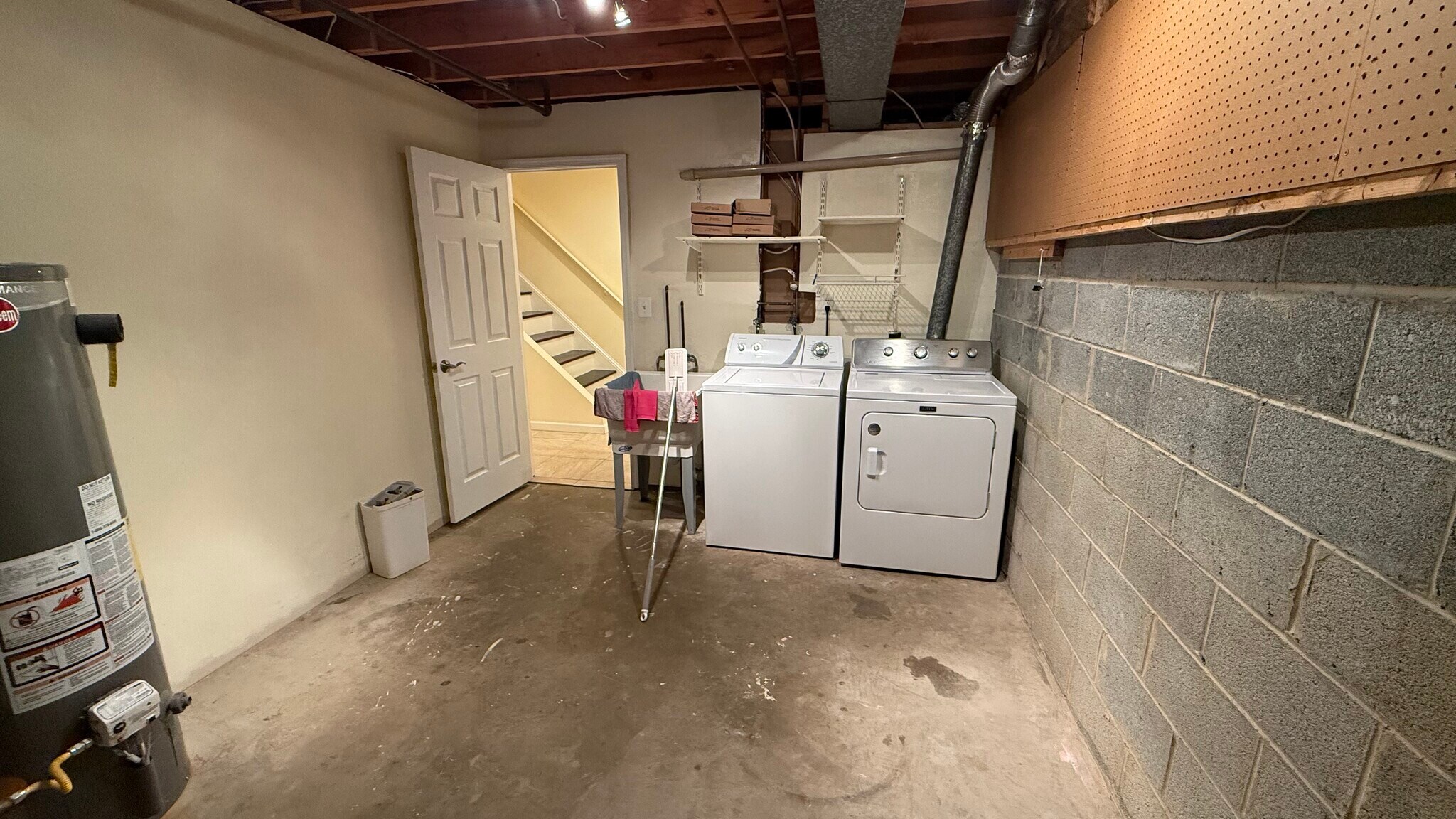 Building Photo - 7415 Fountain Head Dr