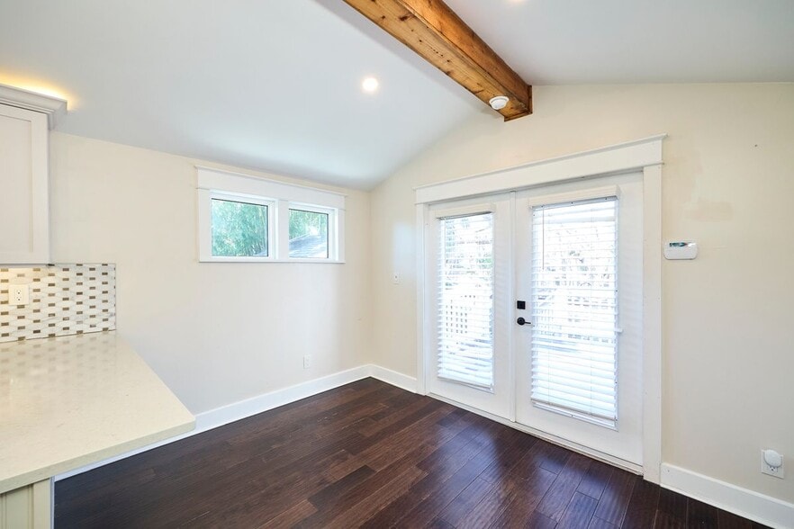 Building Photo - 6008 N Highland Ave