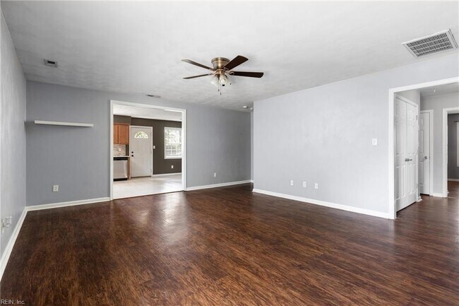 Building Photo - 633 W 29th St