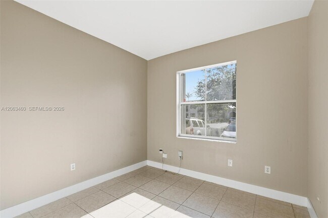 Building Photo - 2247 NE 42nd Ave
