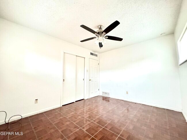 Building Photo - 209 San Saba Rd