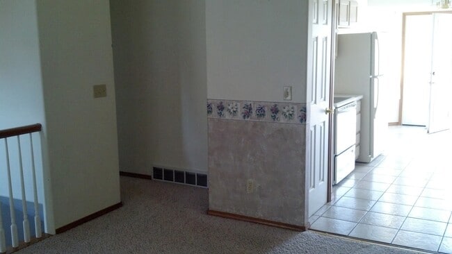 Building Photo - 5952 Corinth Dr