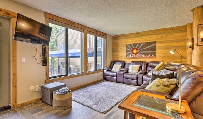 Building Photo - 96 Mountainside Dr