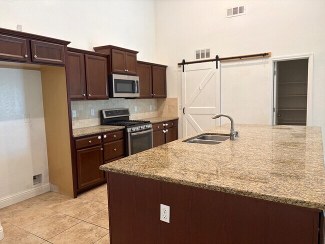 Building Photo - 3806 N Alamos Ave