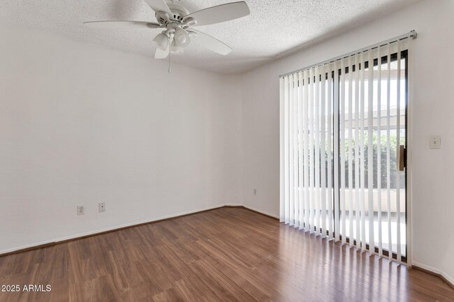 Building Photo - 4850 E Desert Cove Ave