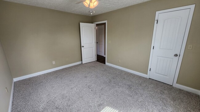 Building Photo - 2702 N Railroad St