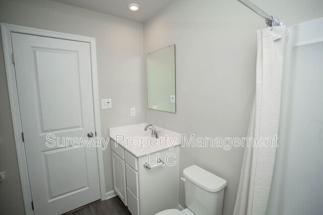 Building Photo - 2 Mulberry ln