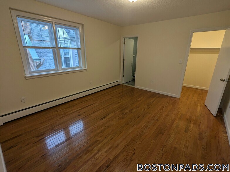 Building Photo - 2018 Commonwealth Ave