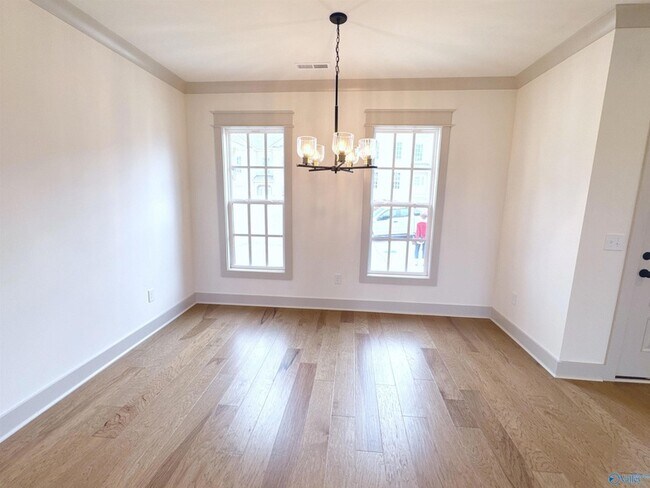 Building Photo - 106 Upperline St