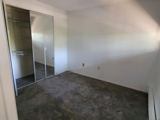 Building Photo - 5 Nabby Rd