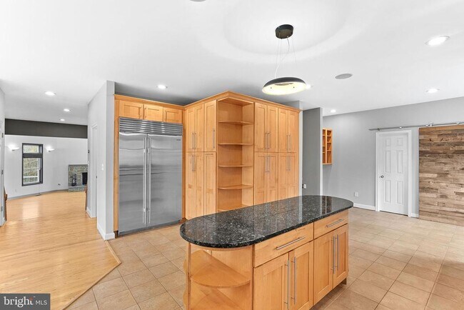 Building Photo - 19451 Youngs Cliff Rd