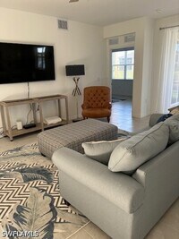 Building Photo - 5739 Oakmont Ct