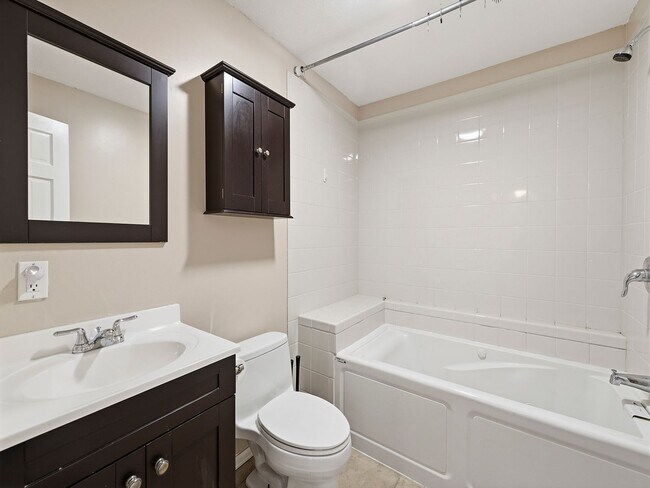 Building Photo - 3106 Sharps St