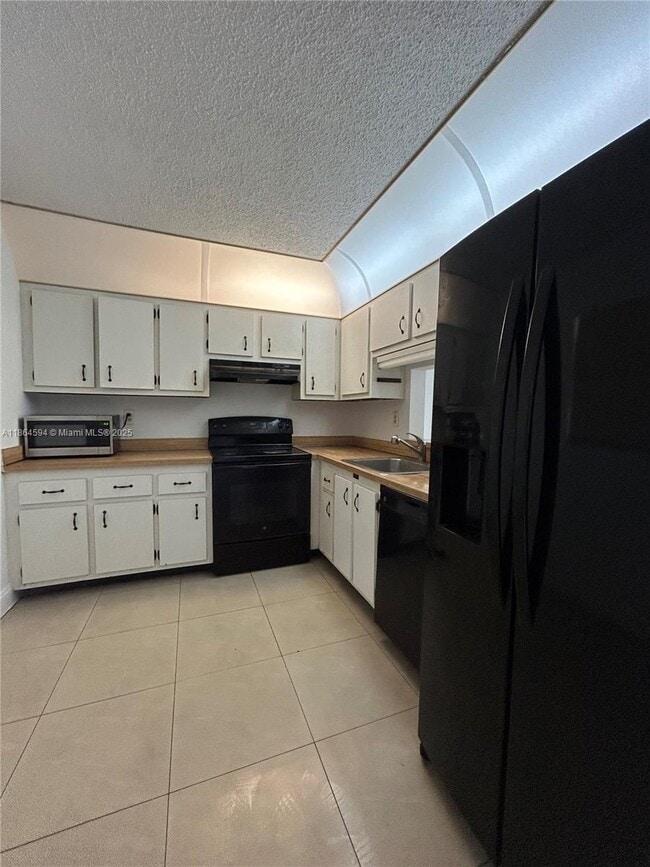 Building Photo - 1800 SW 81st Ave