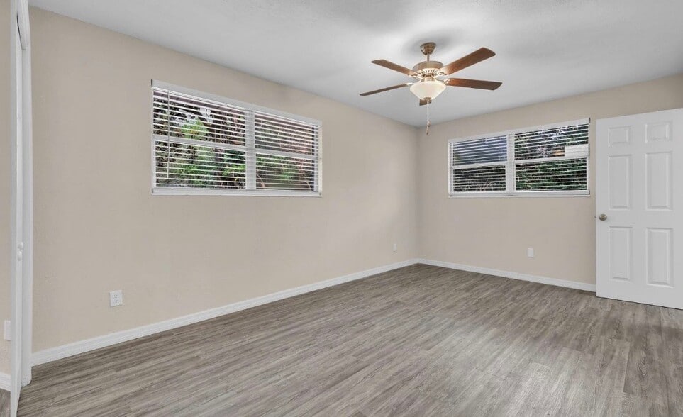 Building Photo - 4546 Lane Ave S