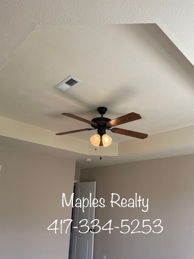 Building Photo - 3 BED, 2 BATH SINGLE FAMILY HOME IN HOLLIS...